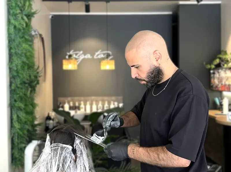 Haarschnitt & Styling bei Tolga Toy Hairdesign in Düsseldorf